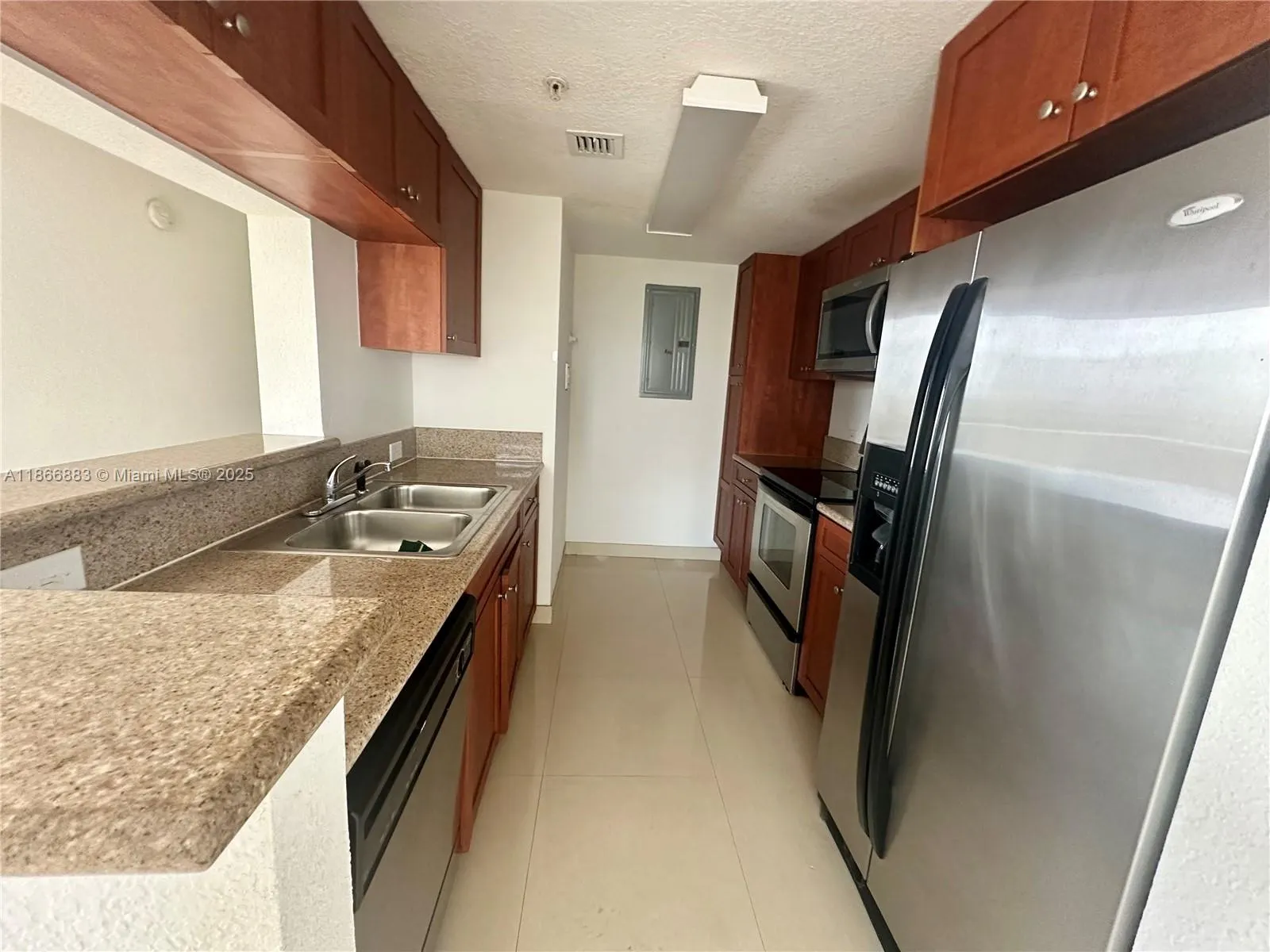 36 NW 6th Ave, #806