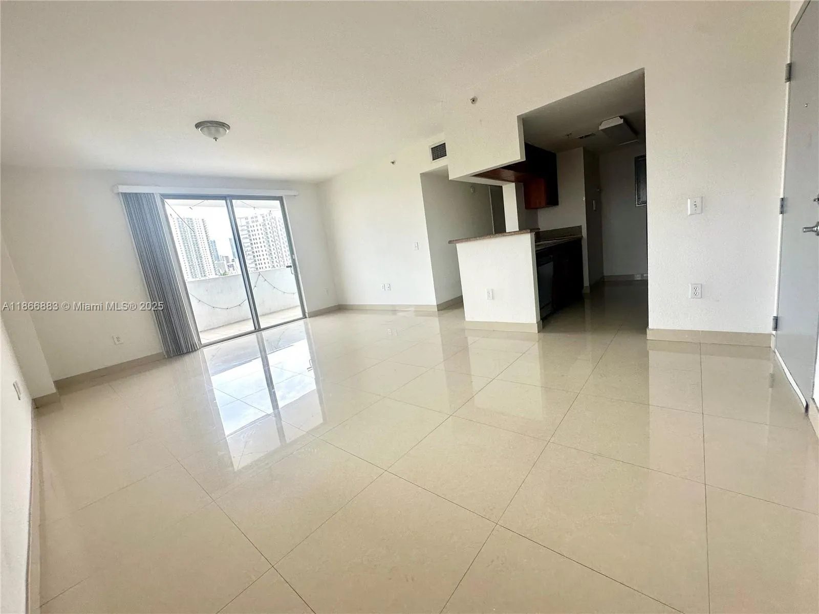36 NW 6th Ave, #806