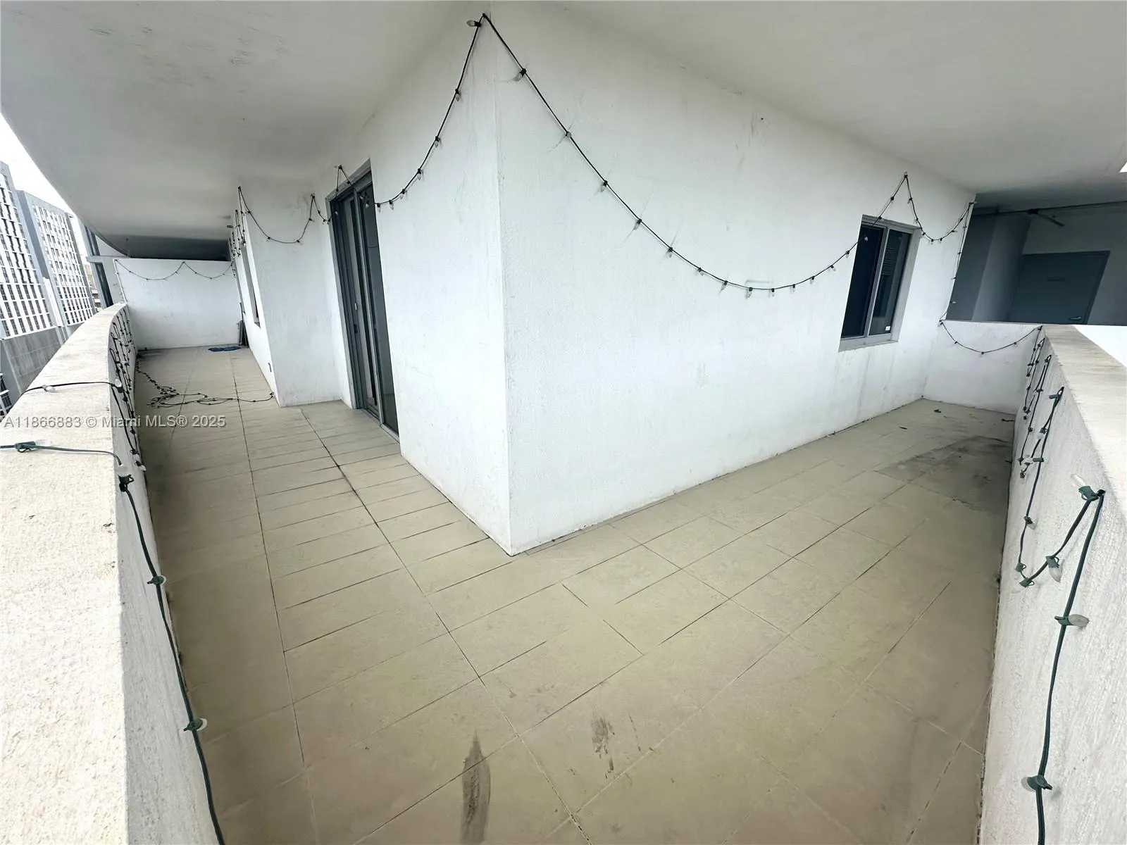 36 NW 6th Ave, #806