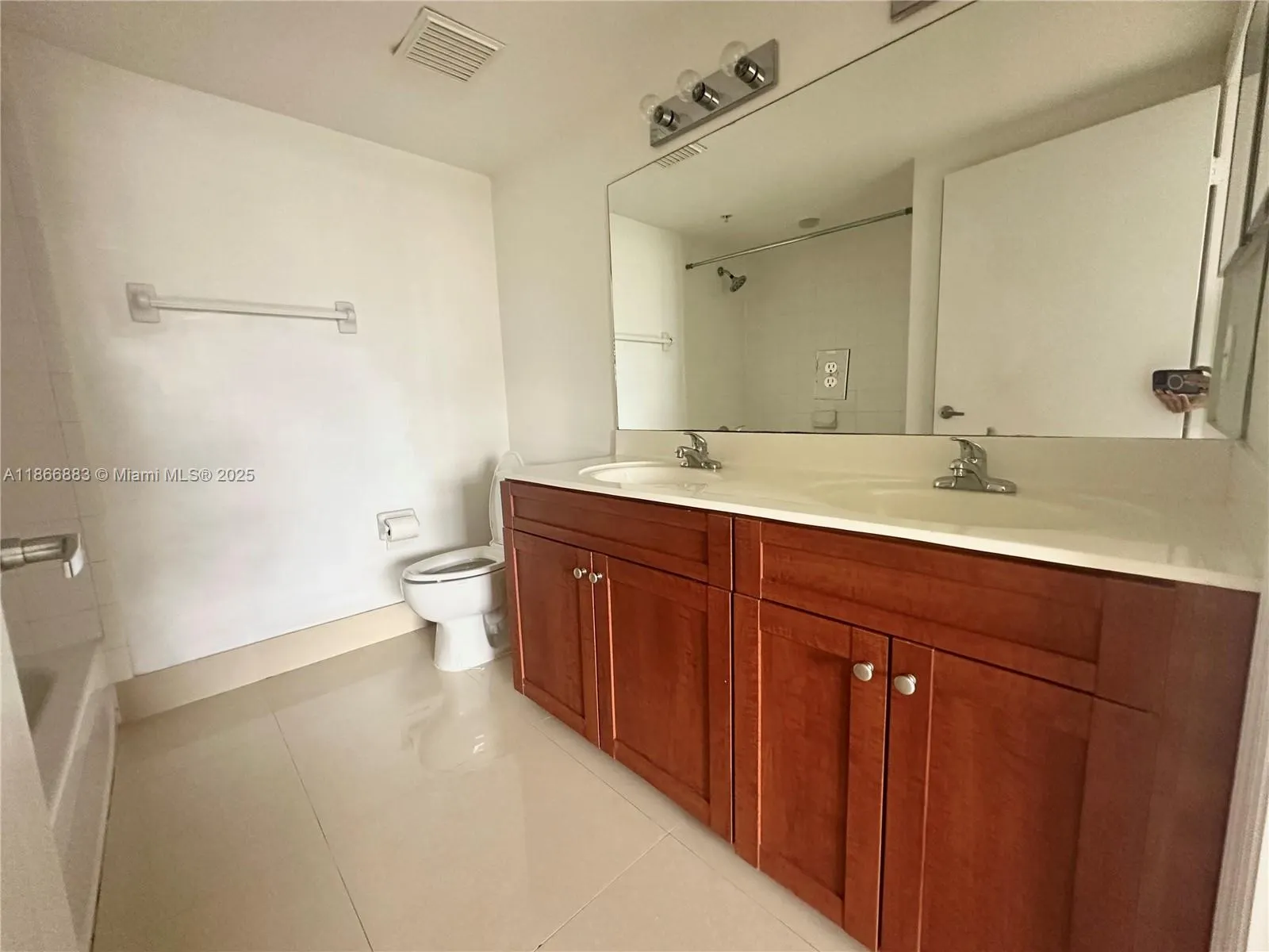 36 NW 6th Ave, #806