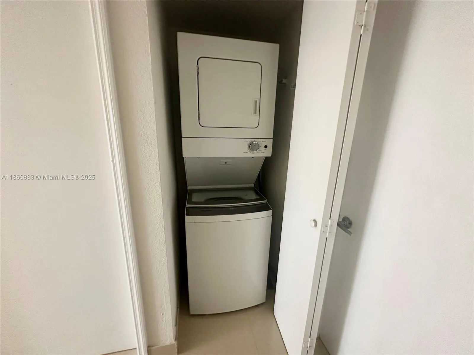36 NW 6th Ave, #806