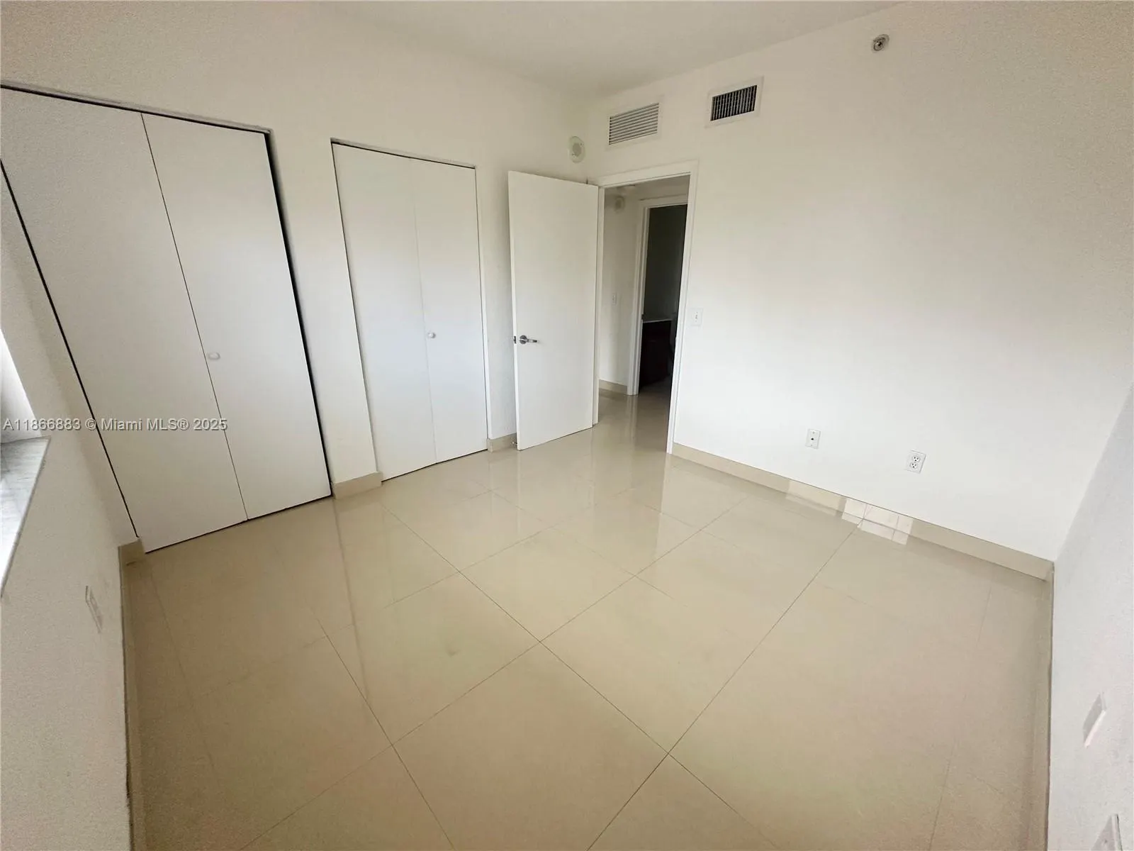 36 NW 6th Ave, #806