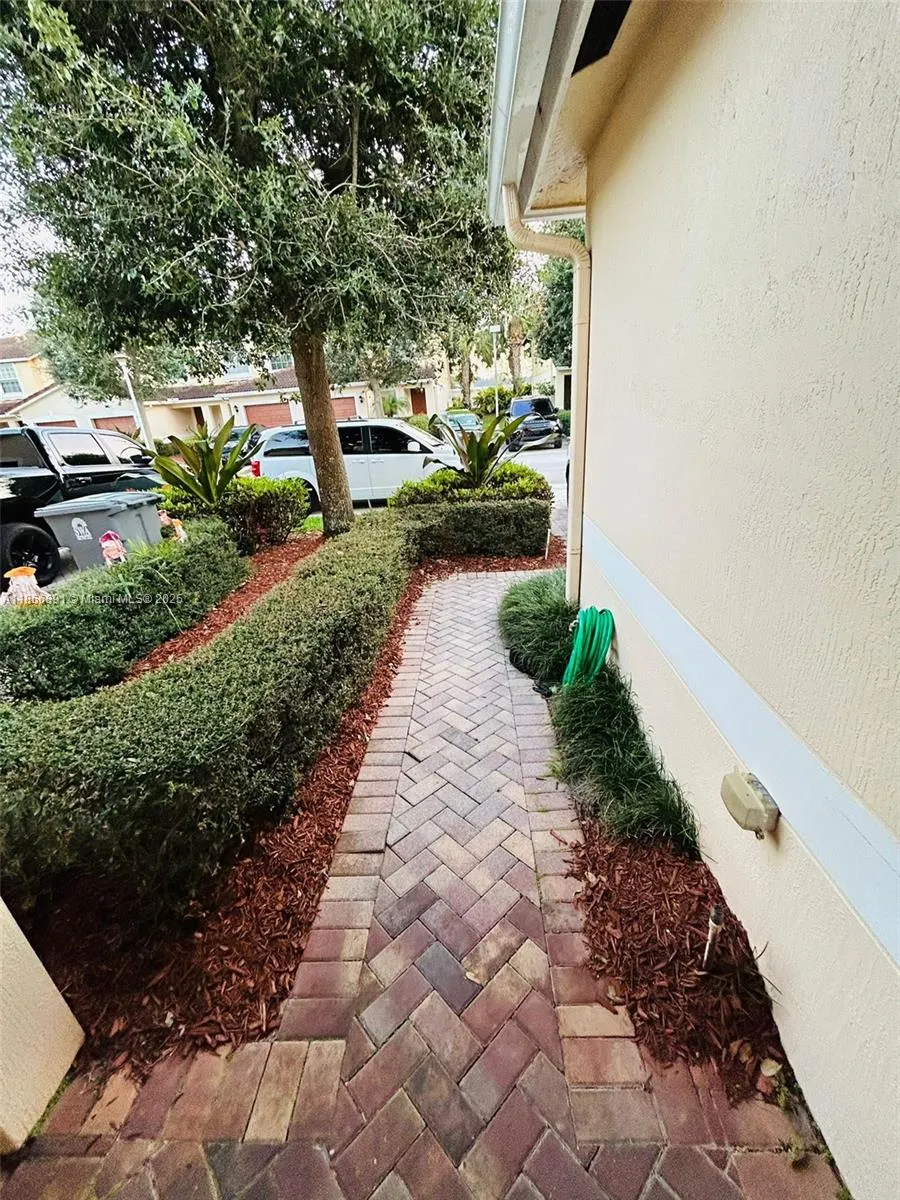 22129 Majestic Woods Way, #504