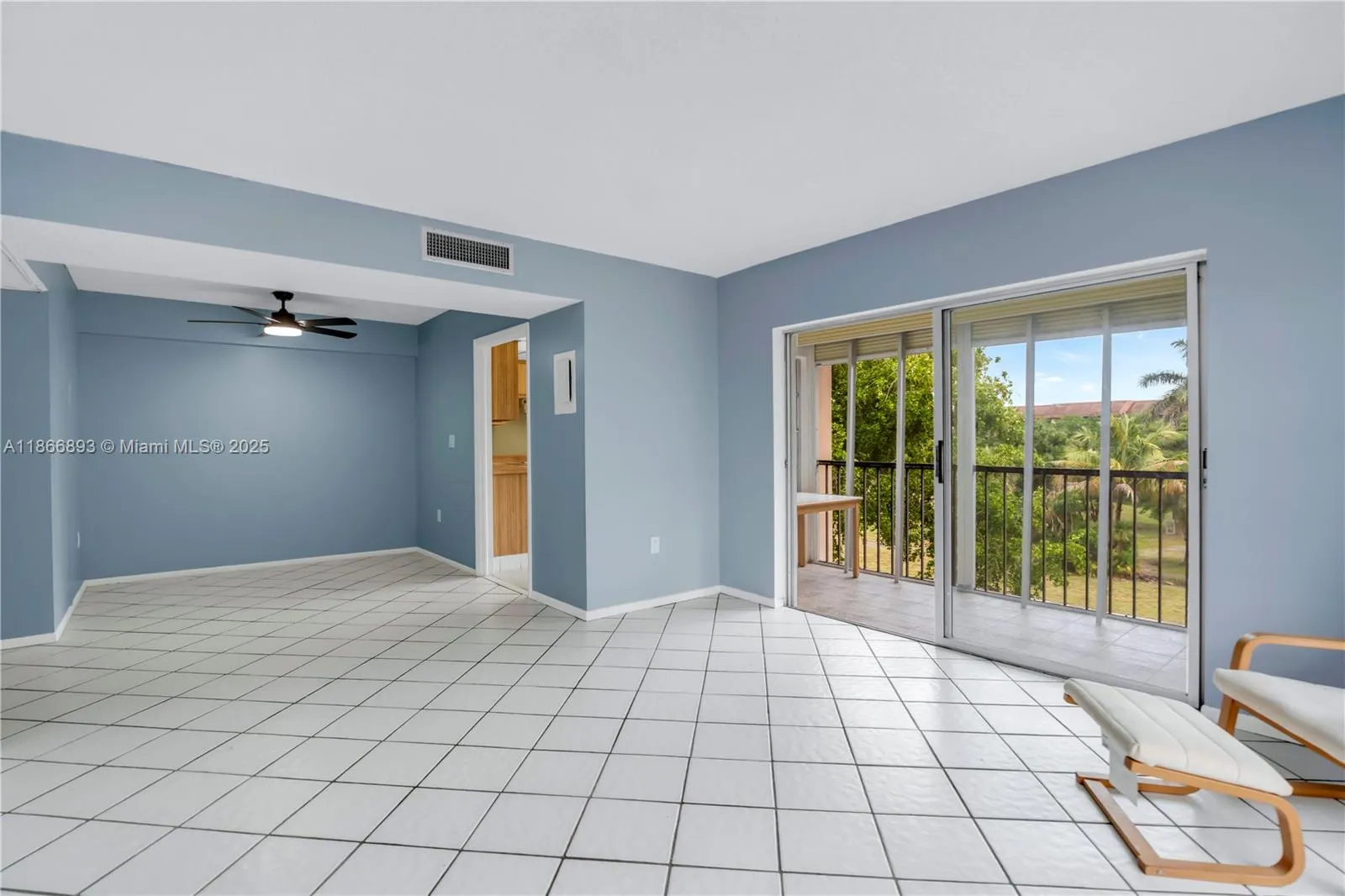 4168 Inverrary Dr, #402