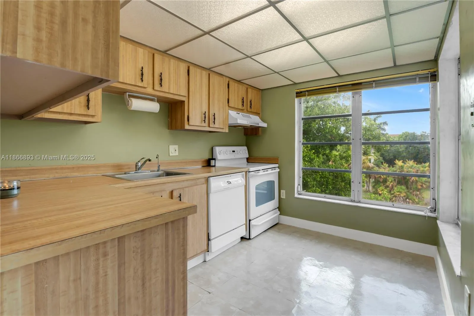 4168 Inverrary Dr, #402