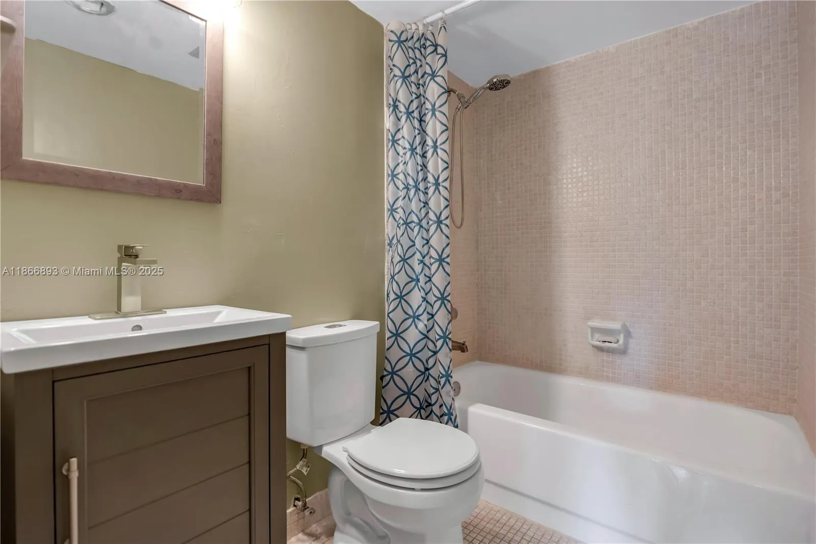 4168 Inverrary Dr, #402