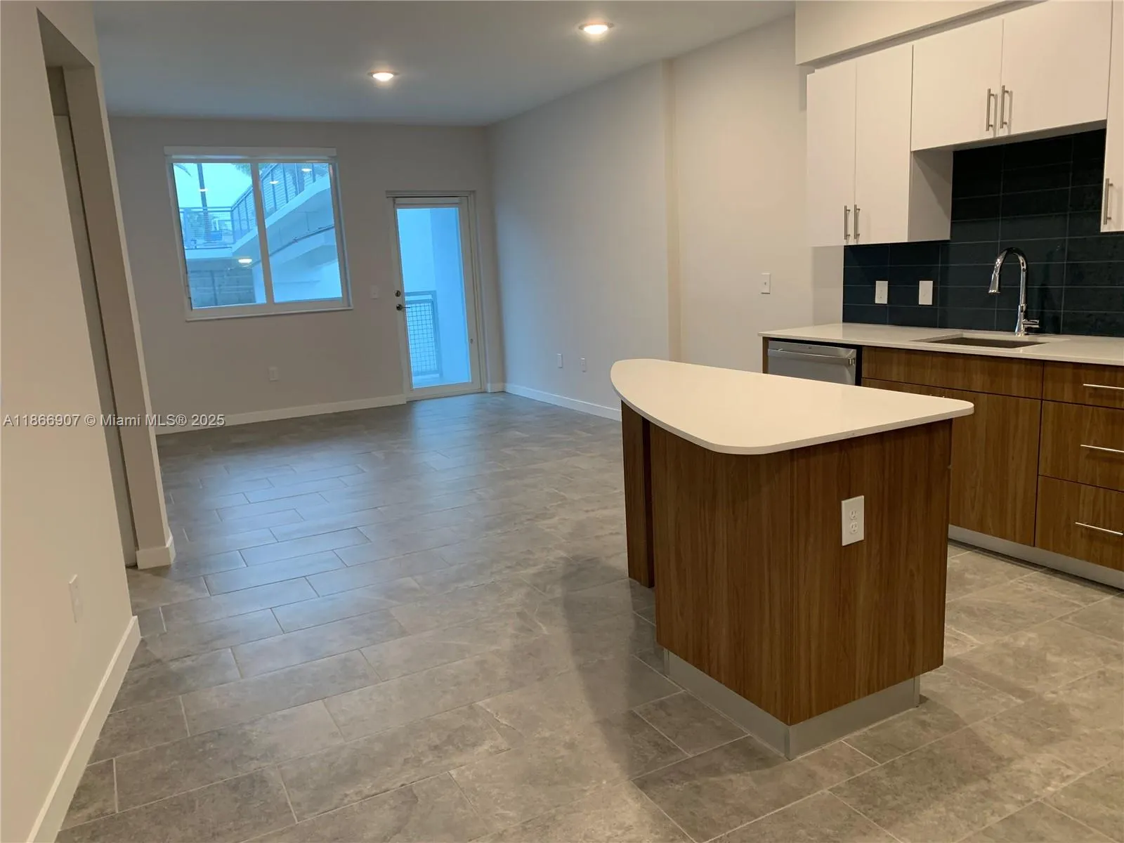 2500 SW 22nd Ter, #317