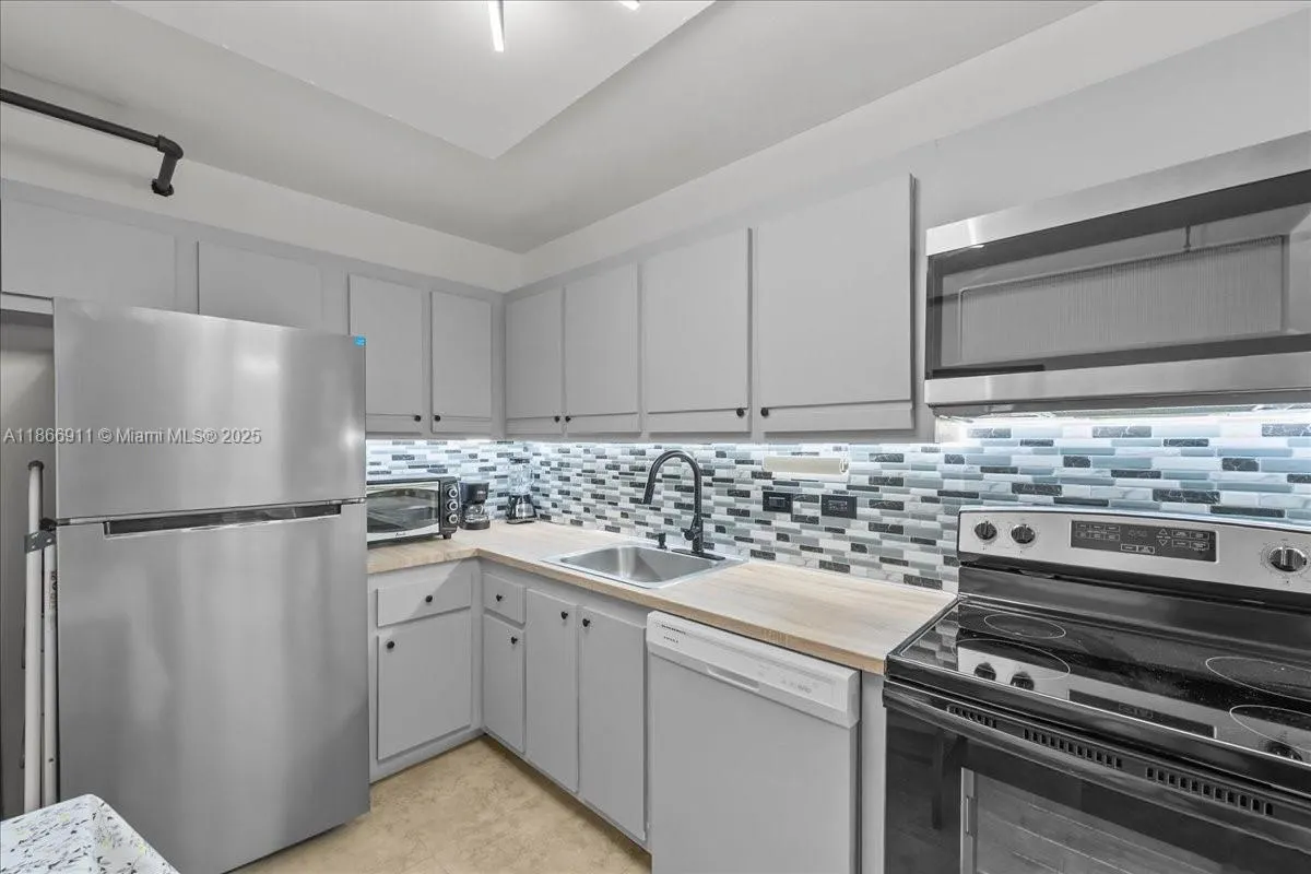 20515 E Country Club Dr, #746