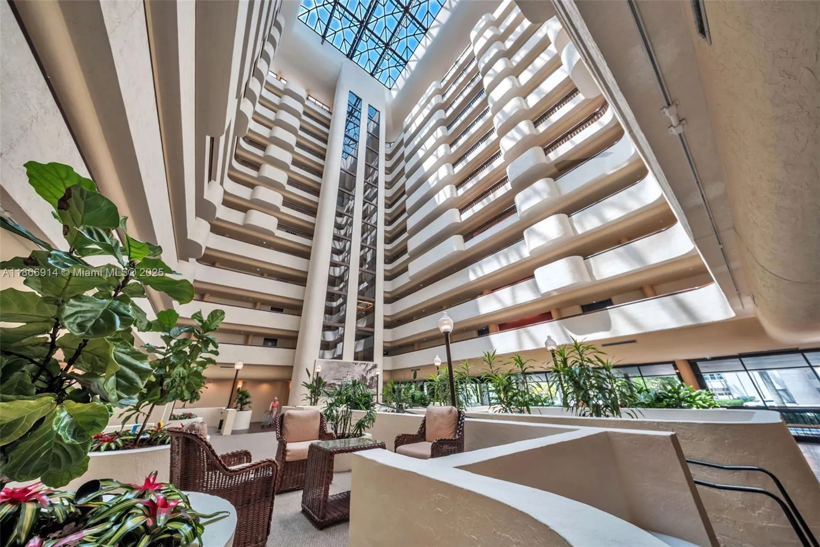 600 Biltmore Way, #201