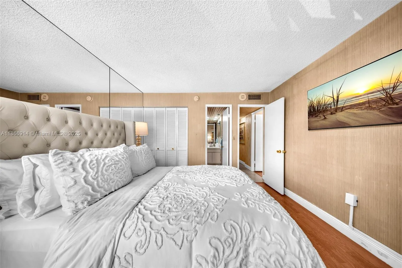 600 Biltmore Way, #201