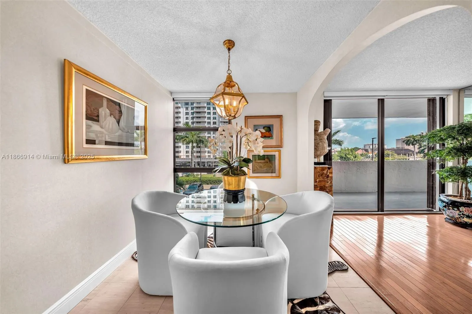 600 Biltmore Way, #201