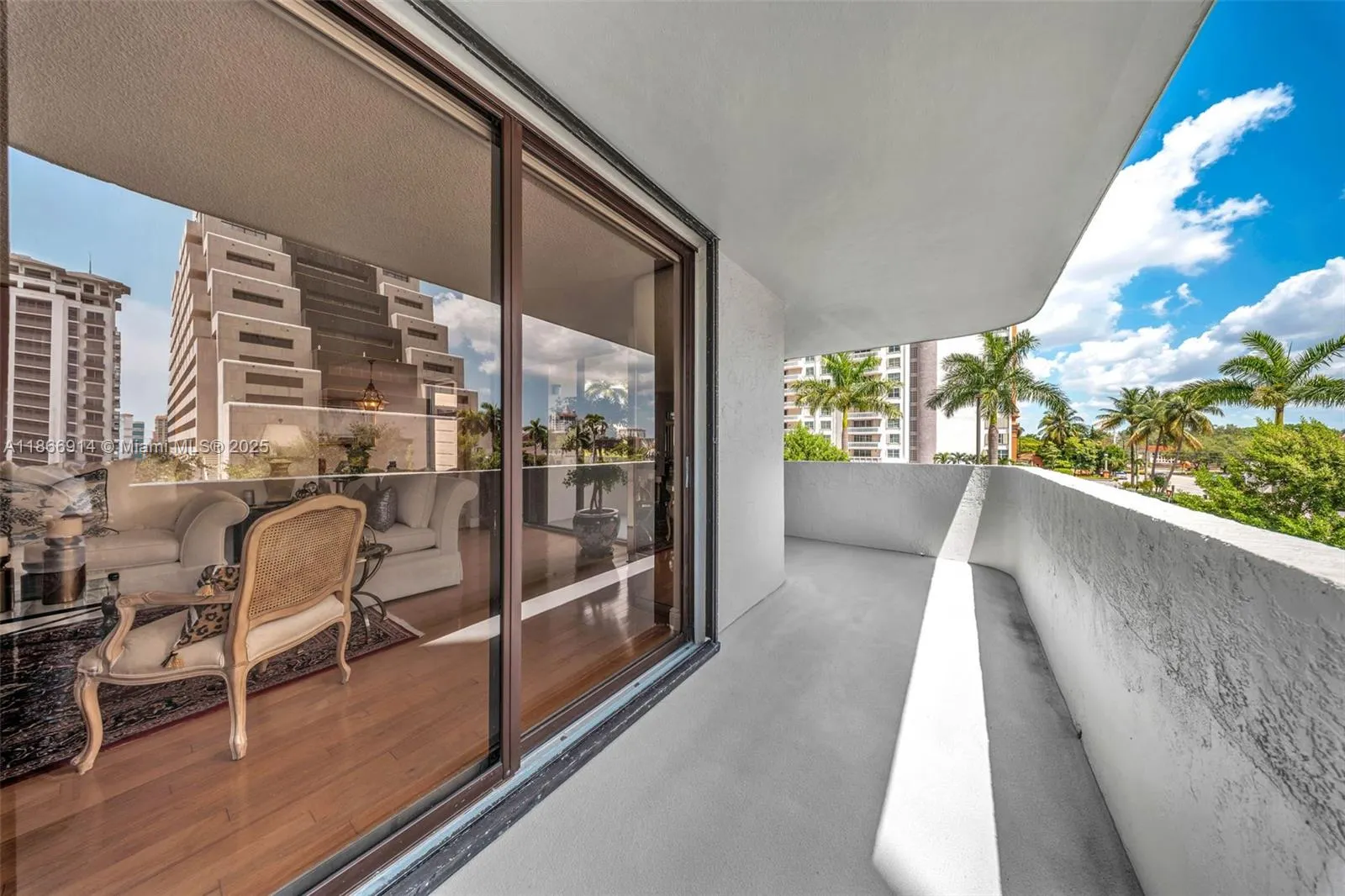 600 Biltmore Way, #201