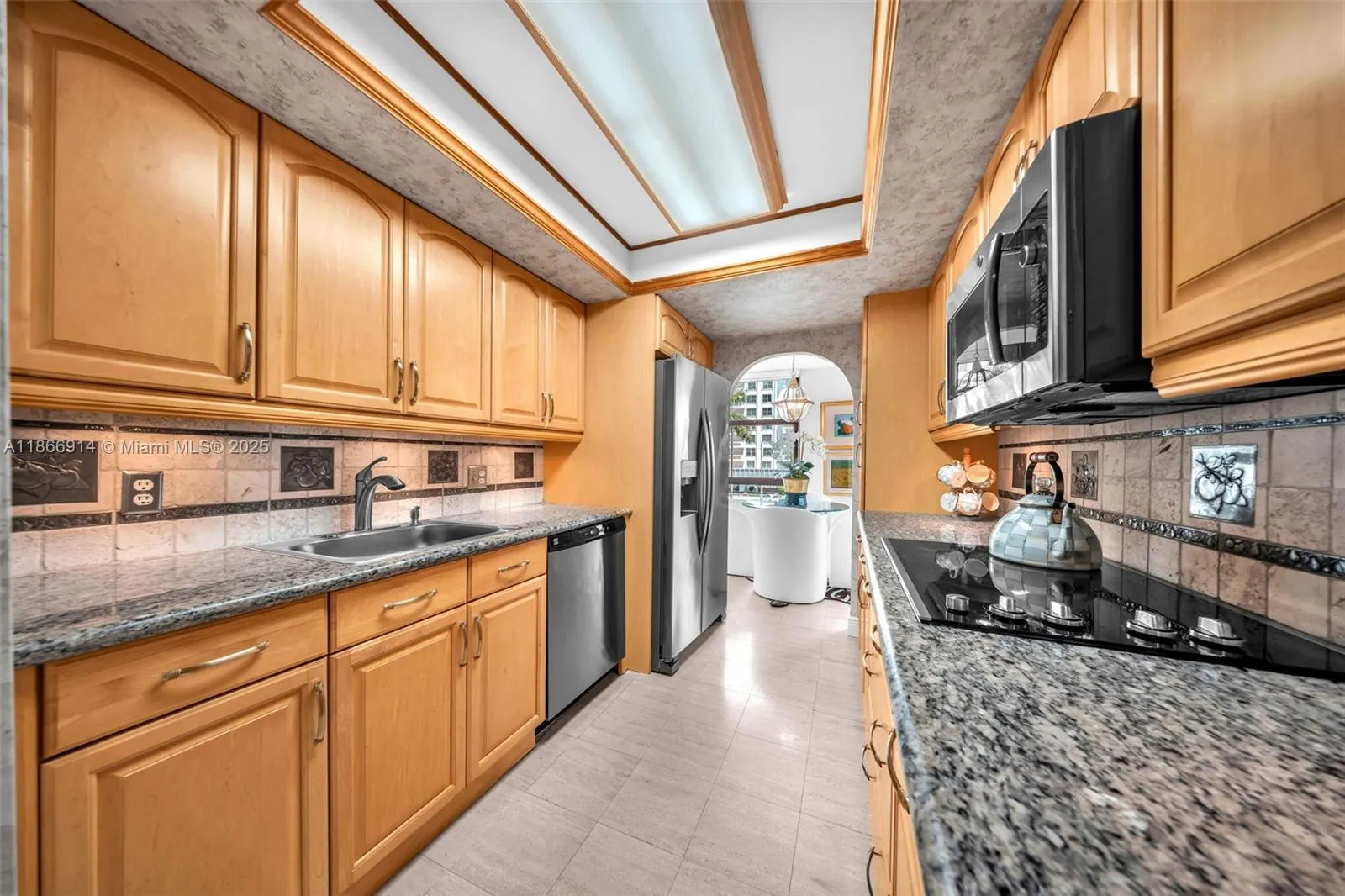 600 Biltmore Way, #201