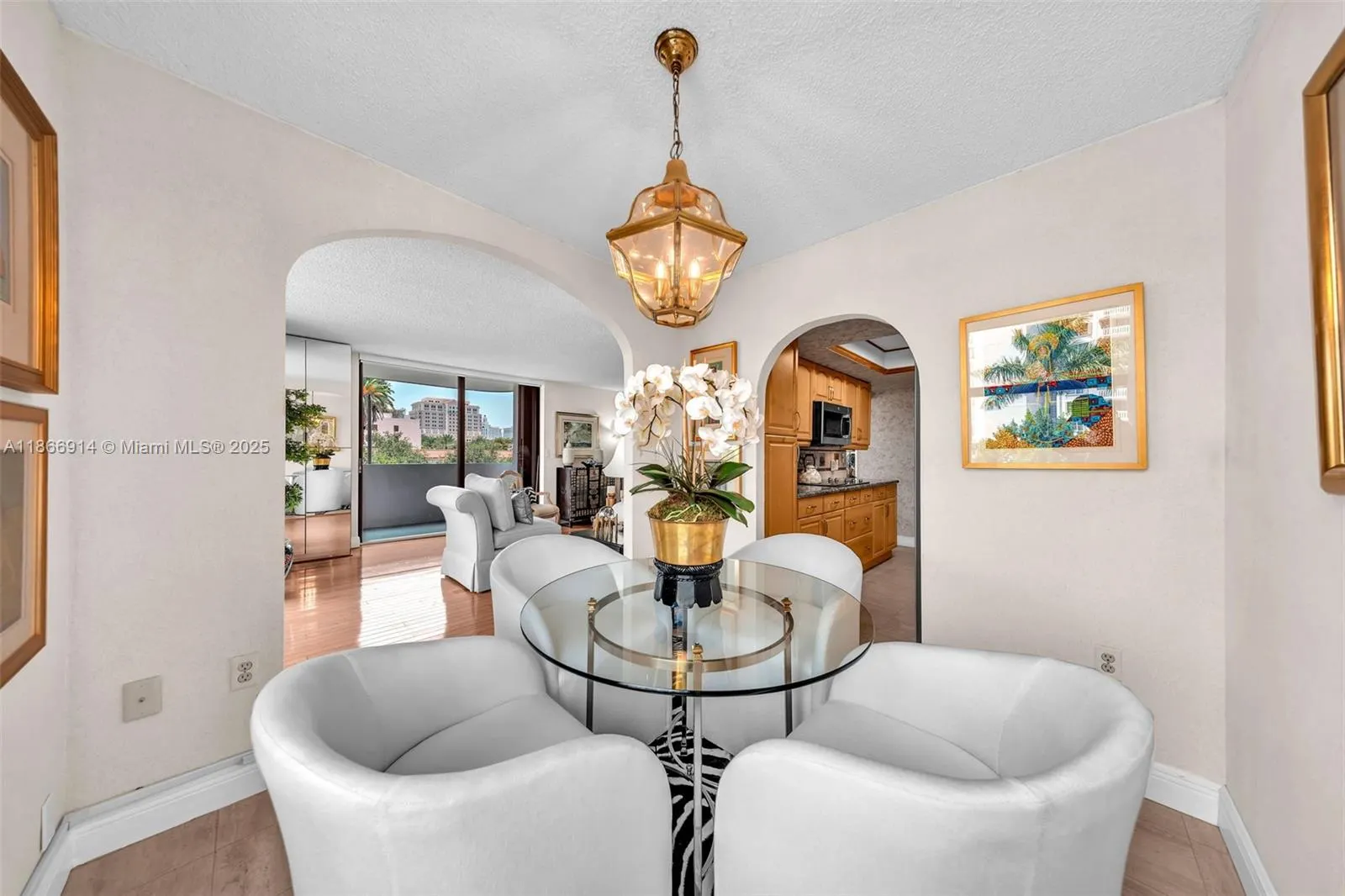 600 Biltmore Way, #201