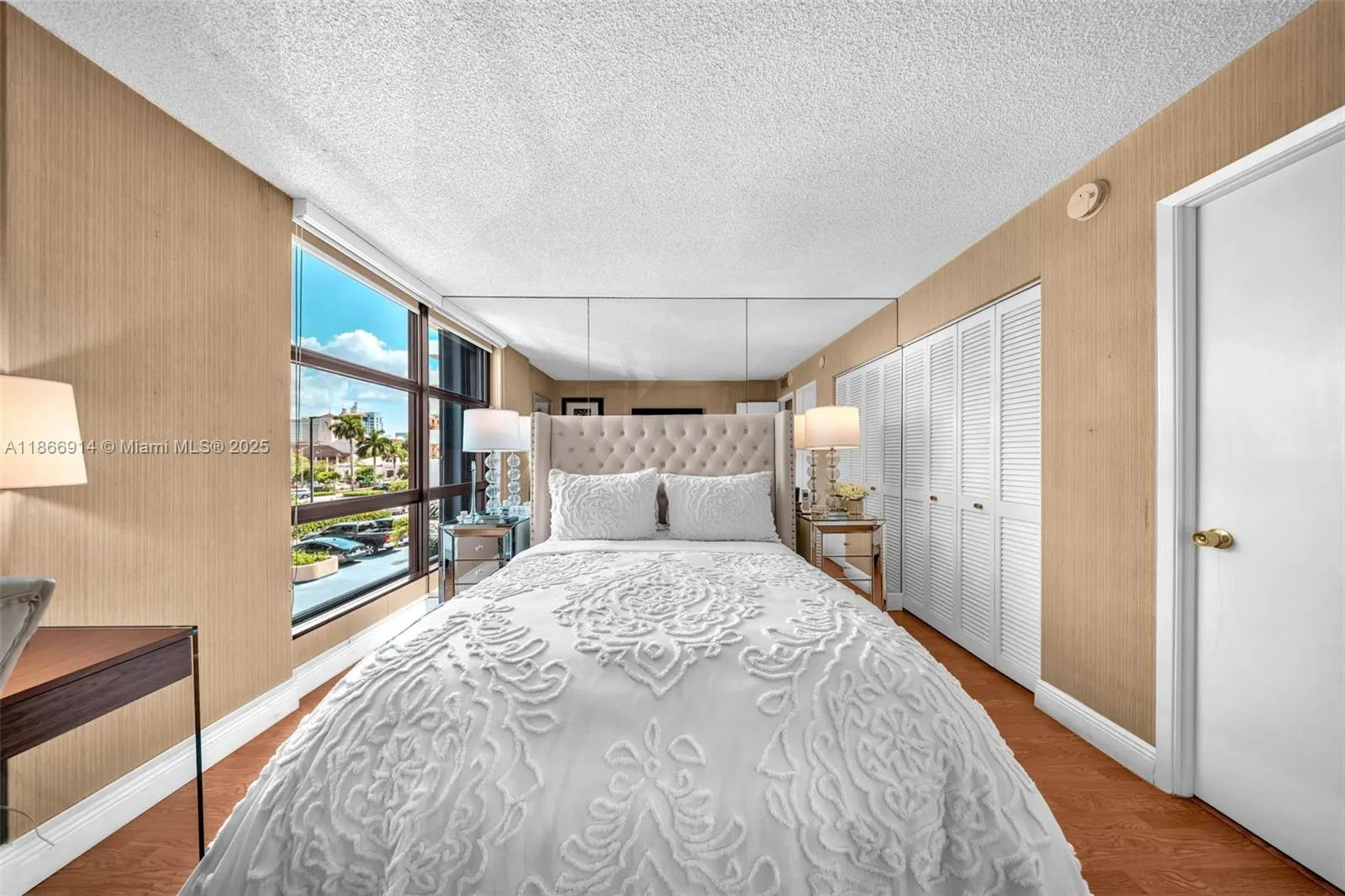 600 Biltmore Way, #201