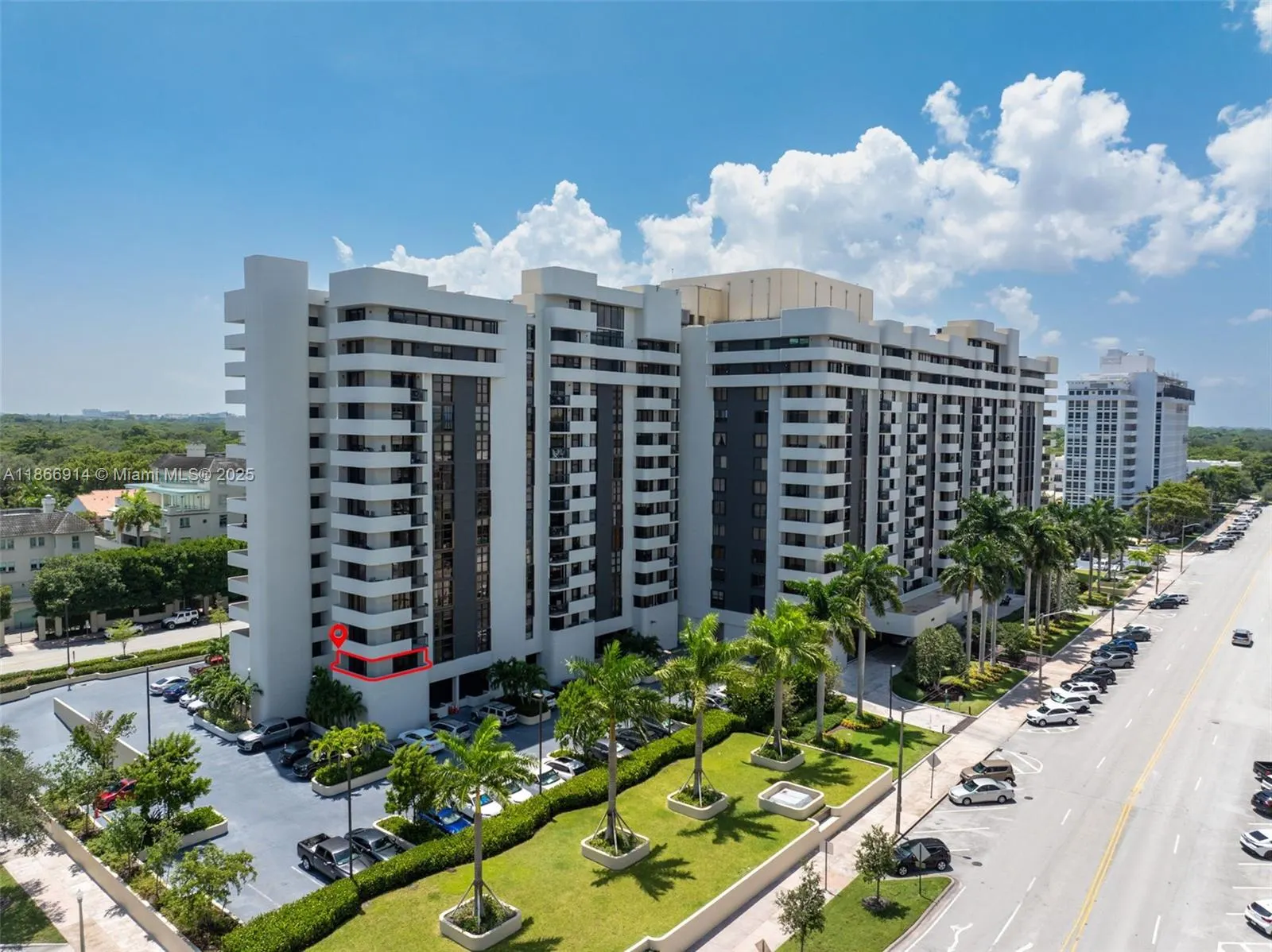 600 Biltmore Way, #201