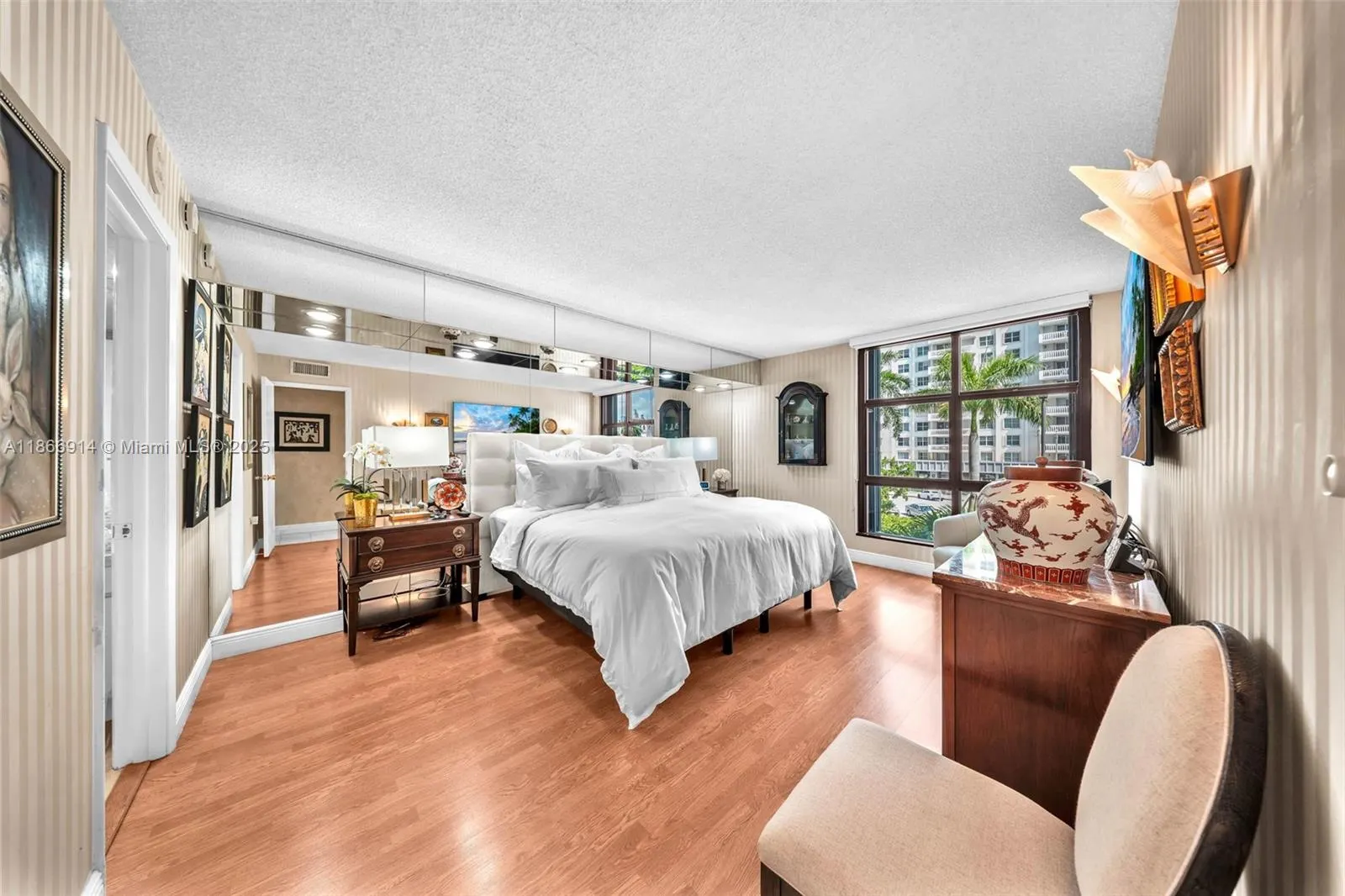 600 Biltmore Way, #201