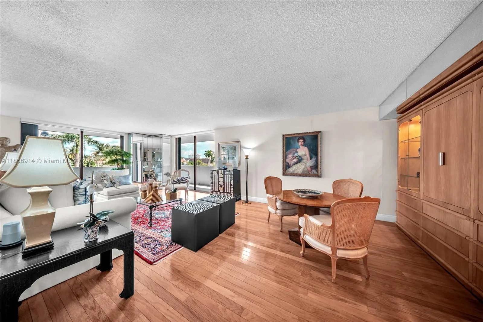 600 Biltmore Way, #201