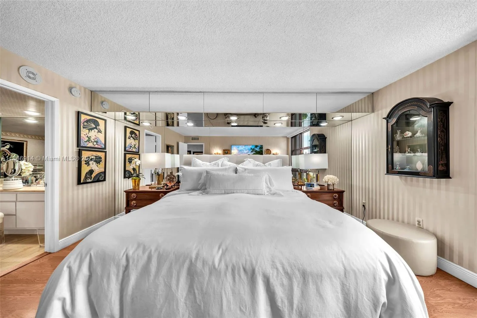 600 Biltmore Way, #201