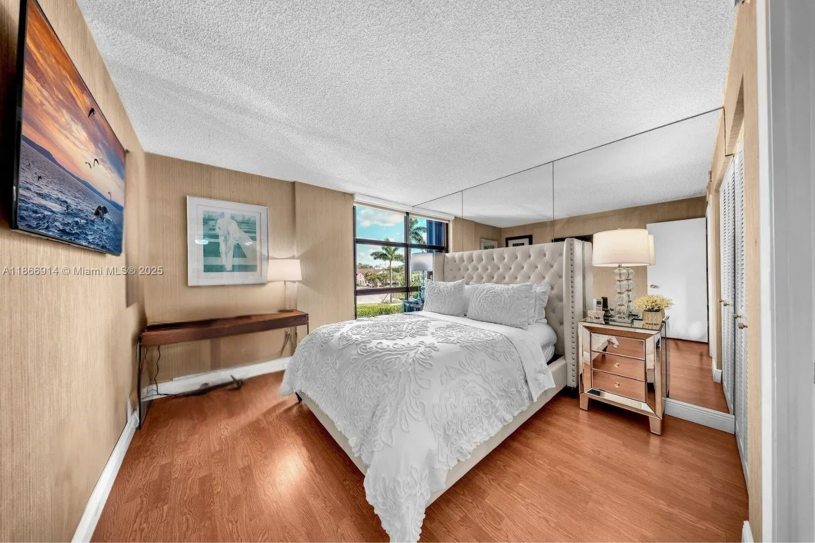 600 Biltmore Way, #201