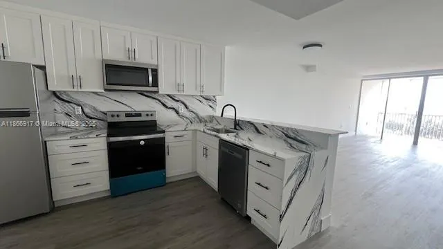 1780 NE 191st St, #811-2