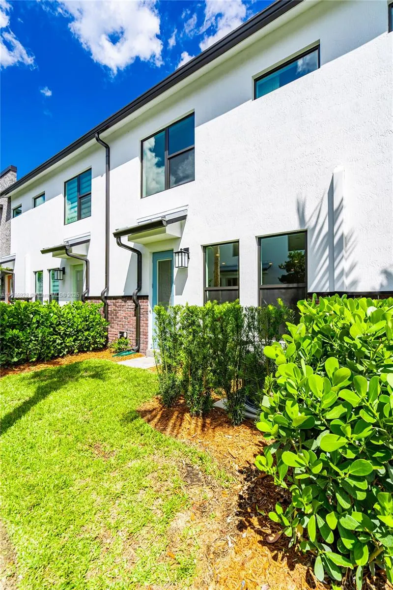 8342 NW 7th Pl