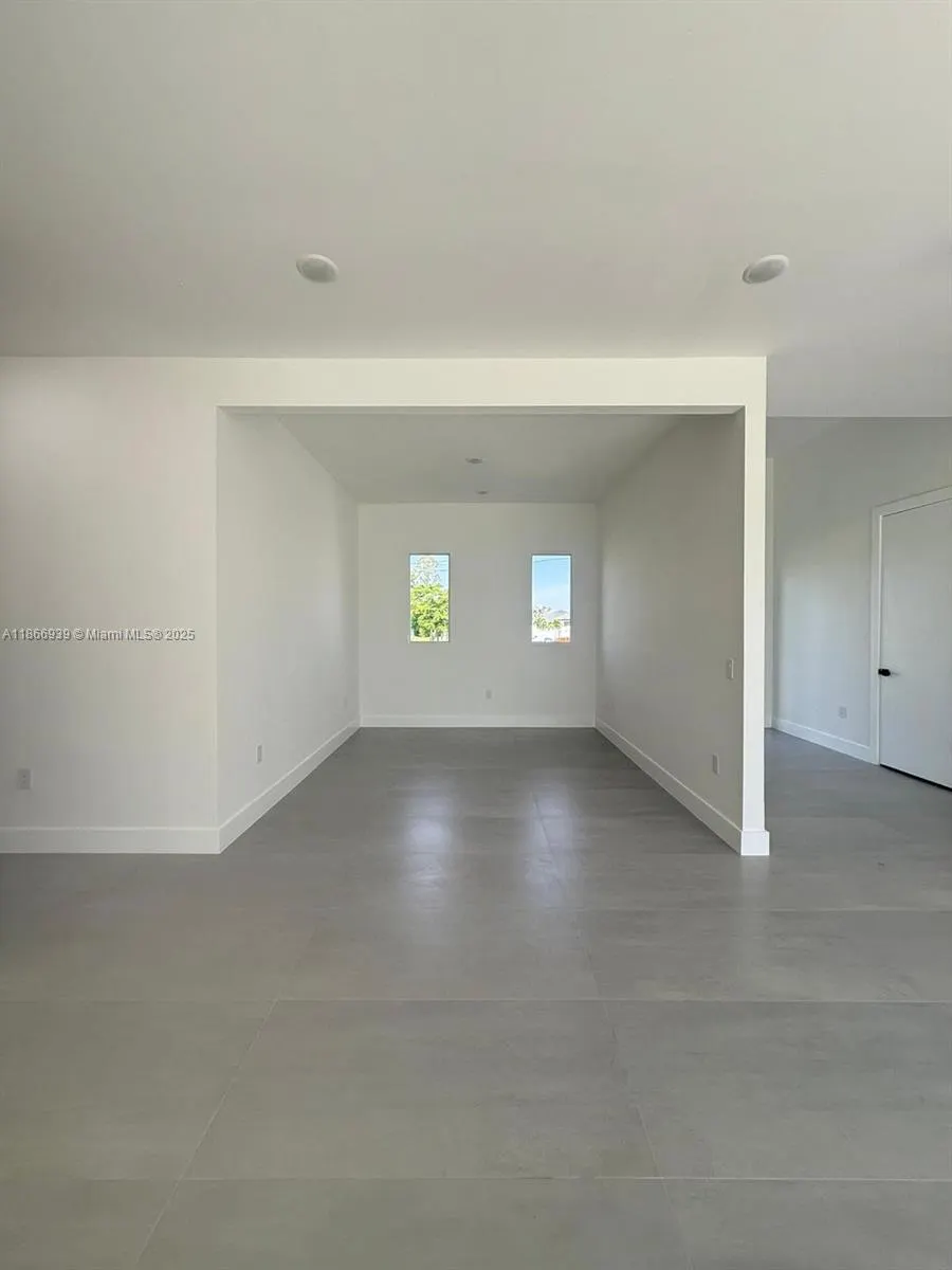 5 SW 26th Place, #0