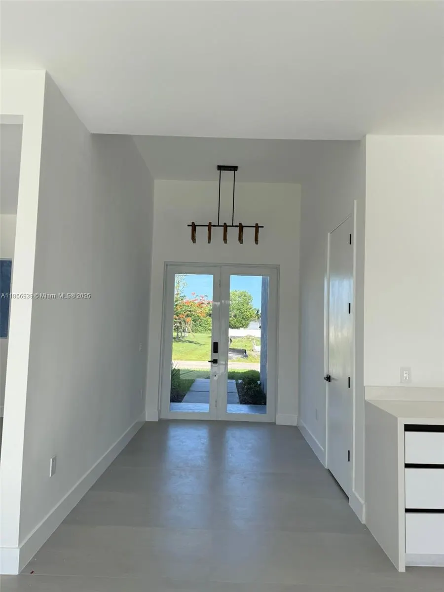 5 SW 26th Place, #0