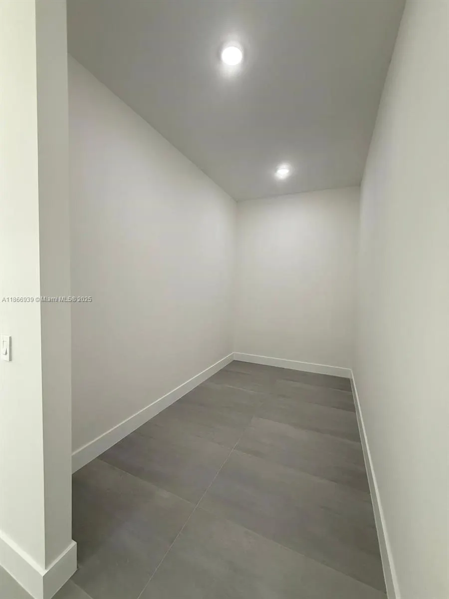5 SW 26th Place, #0