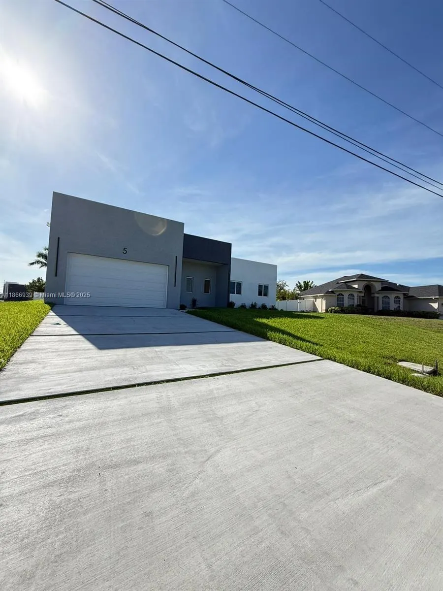 5 SW 26th Place, #0