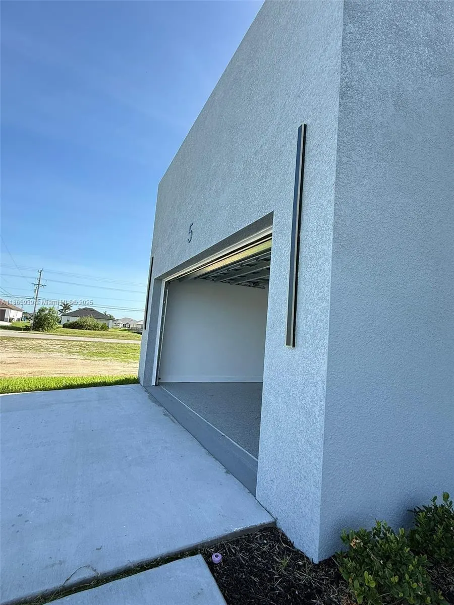 5 SW 26th Place, #0