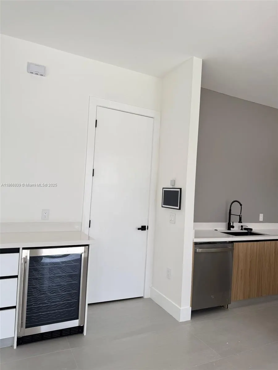 5 SW 26th Place, #0