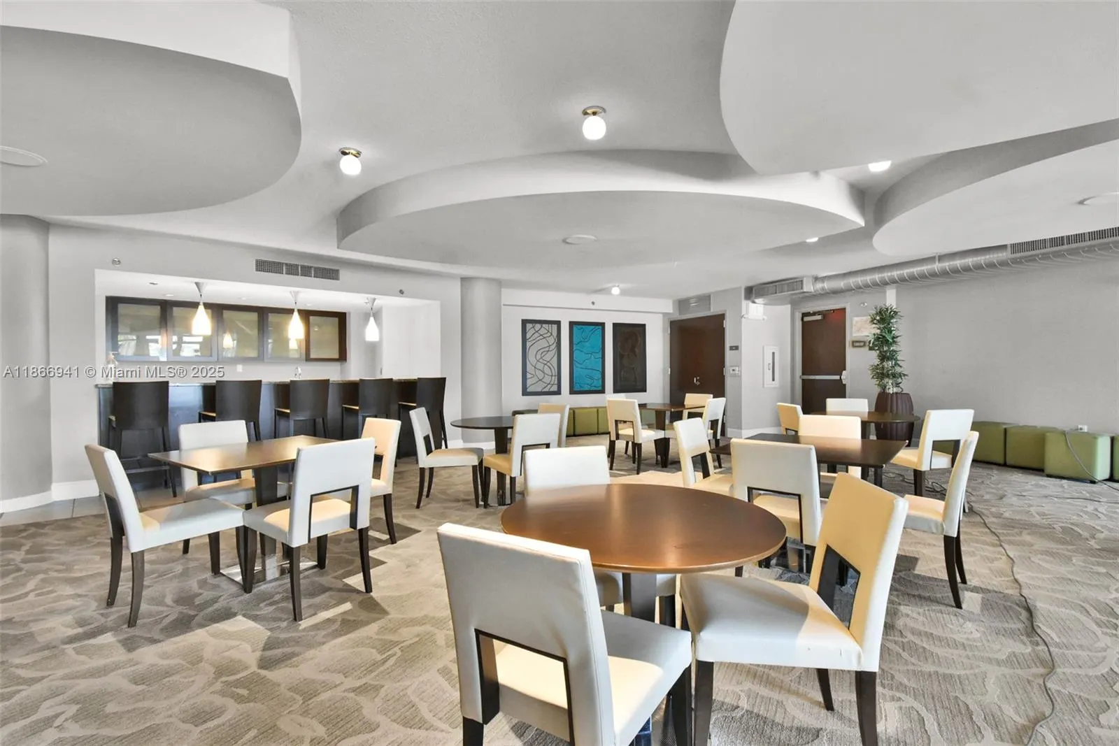 2681 N Flamingo Rd, #1103S