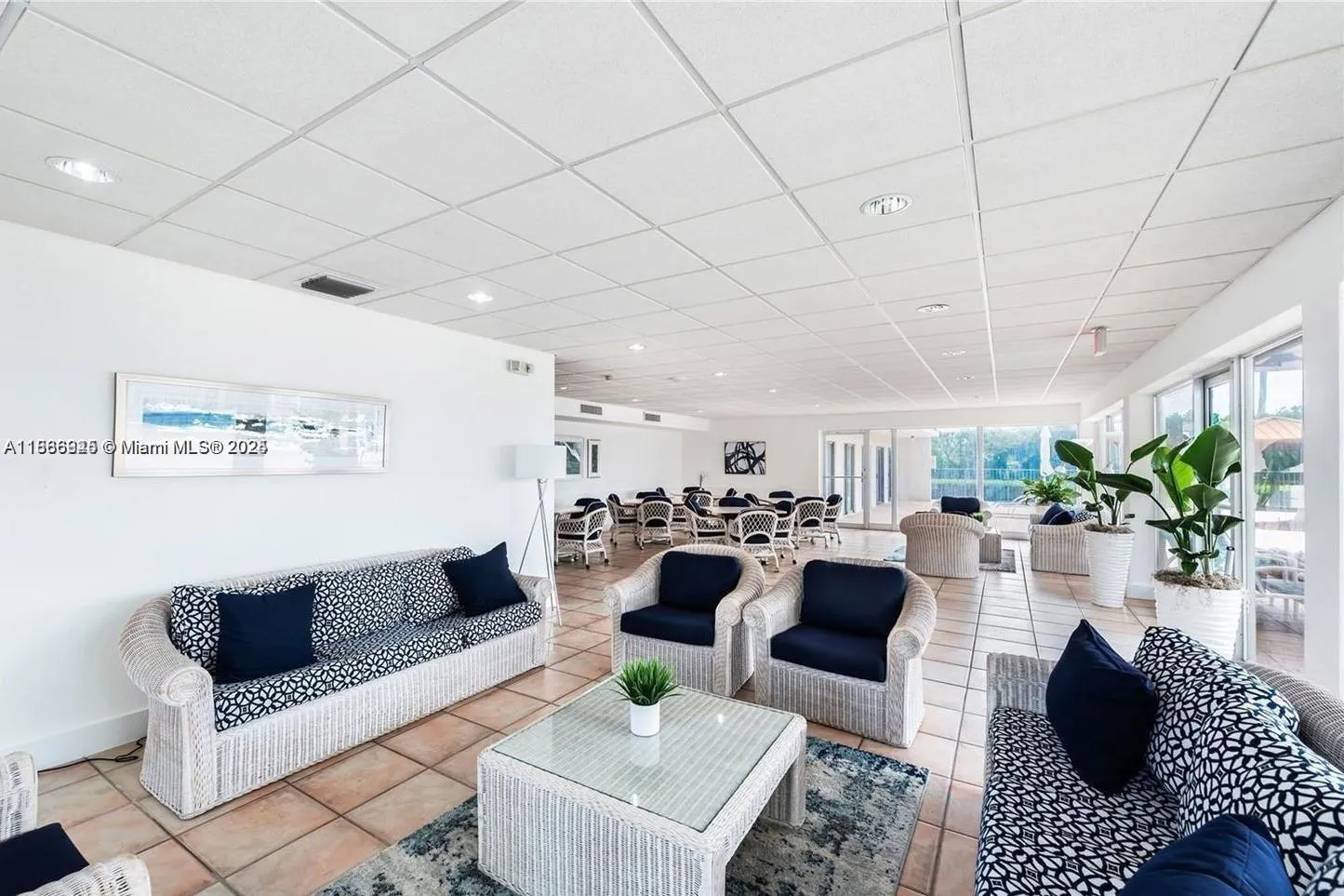 2625 Collins Ave, #609