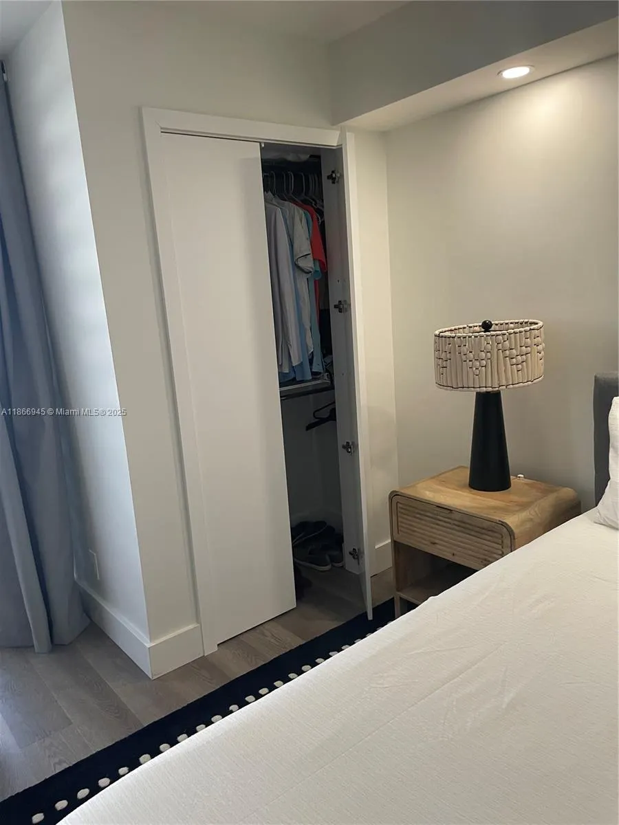 2625 Collins Ave, #609