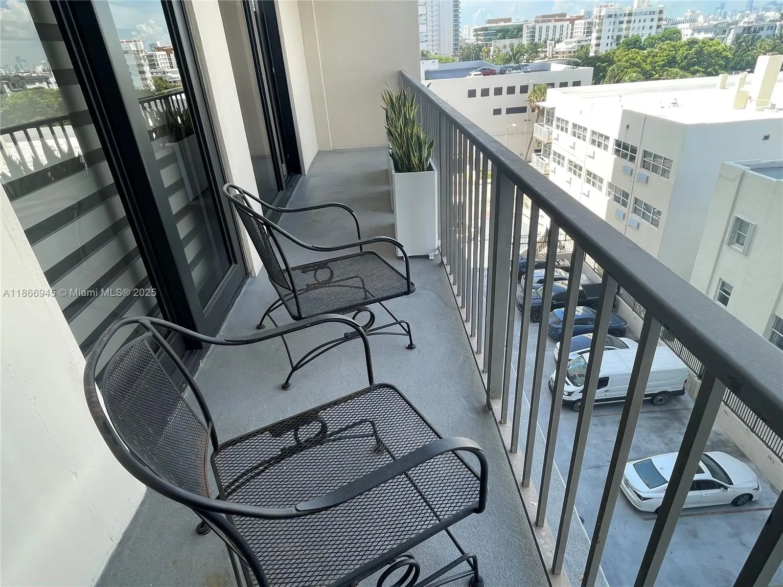2625 Collins Ave, #609