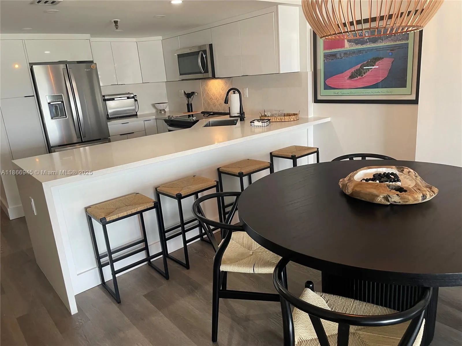 2625 Collins Ave, #609