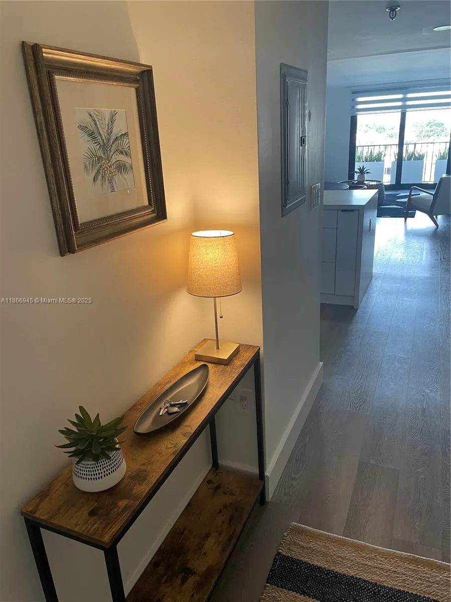 2625 Collins Ave, #609
