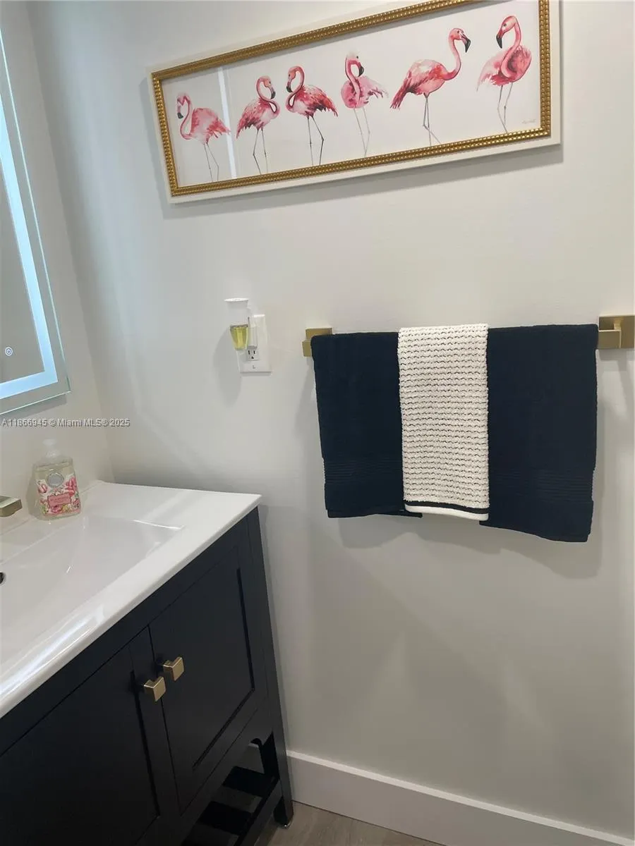 2625 Collins Ave, #609