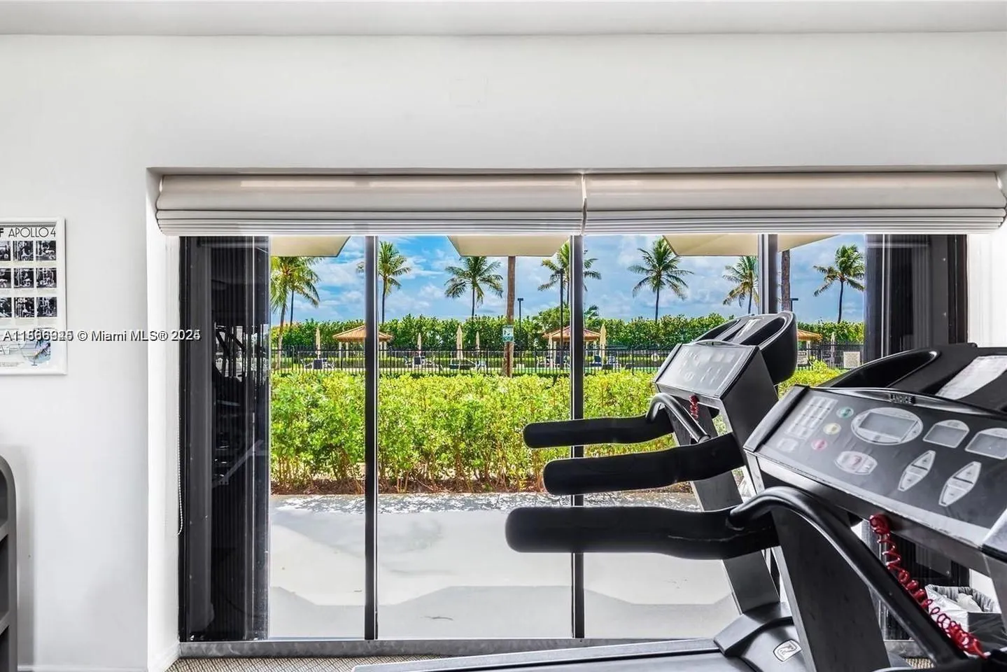 2625 Collins Ave, #609