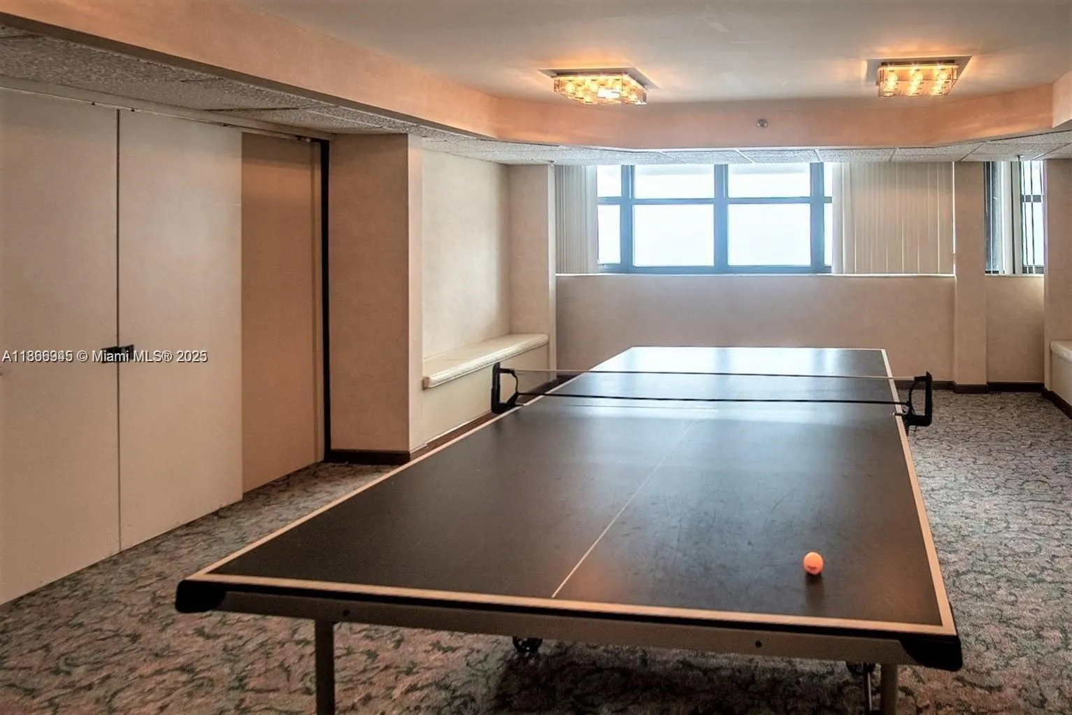 2625 Collins Ave, #609