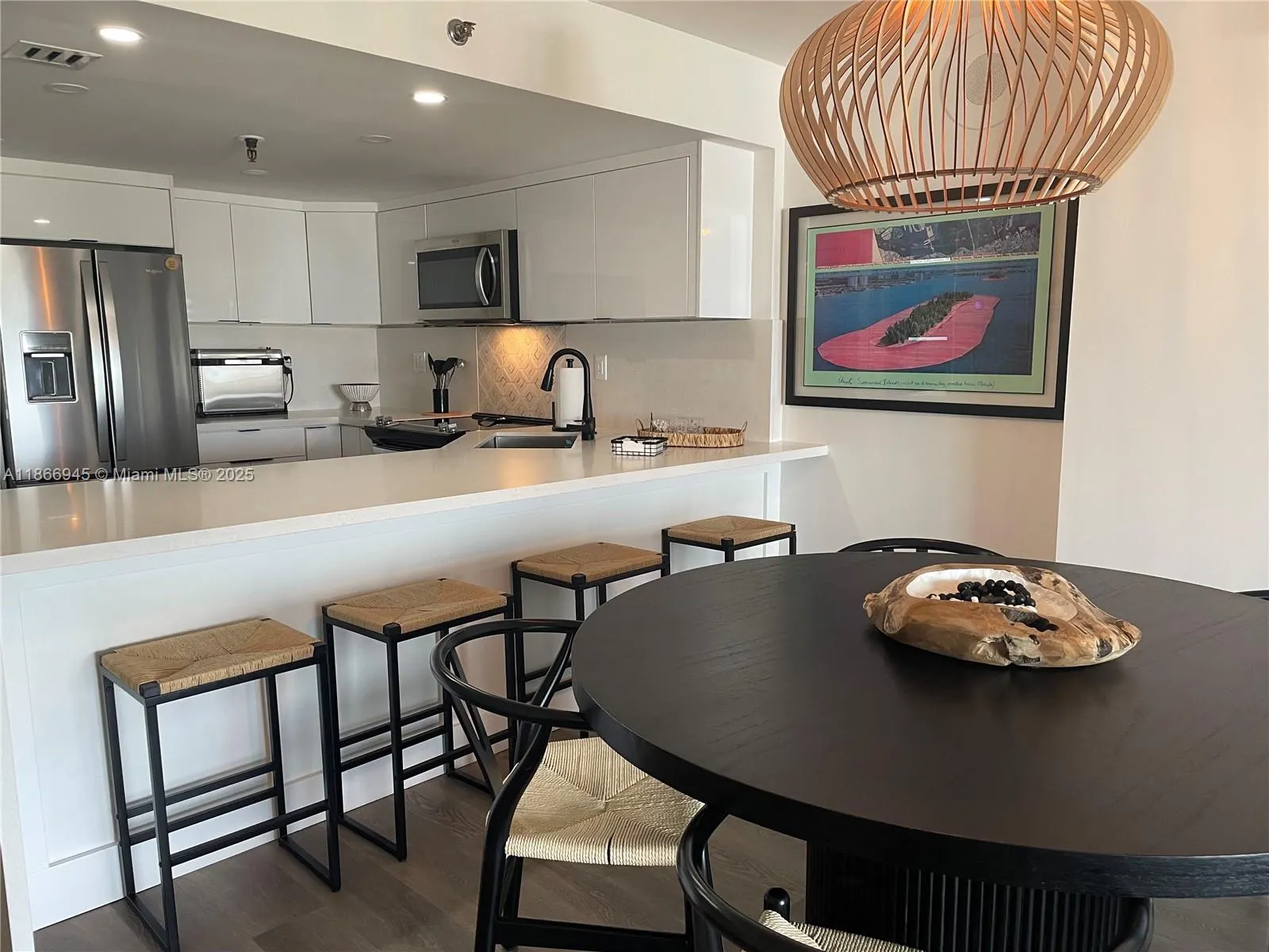 2625 Collins Ave, #609