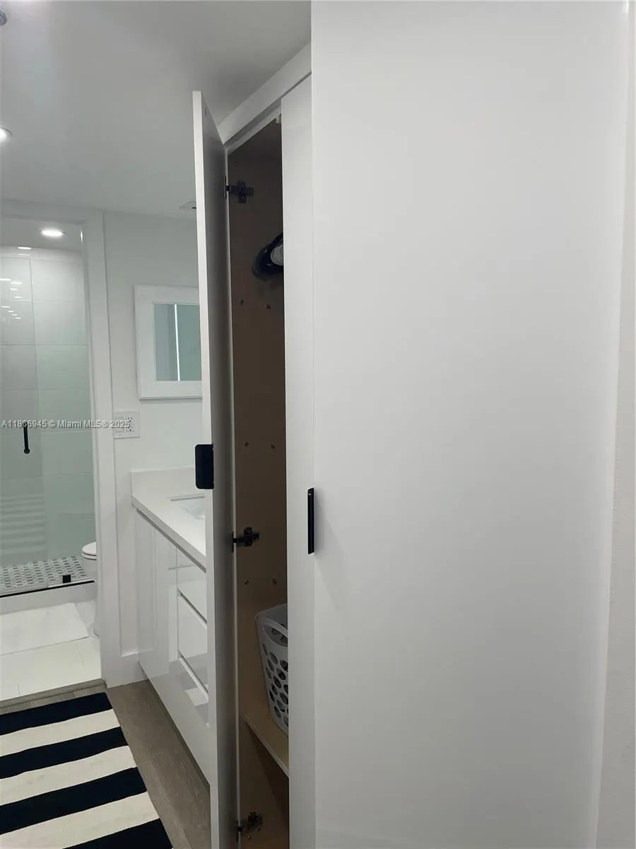 2625 Collins Ave, #609