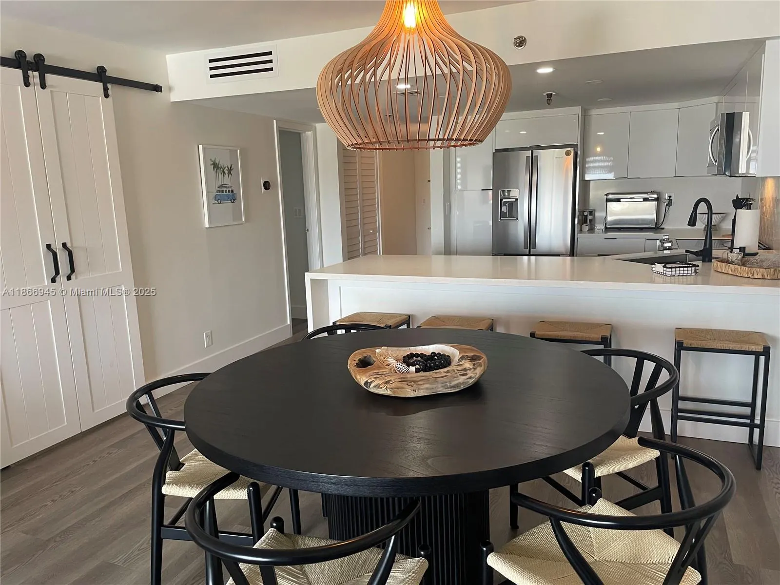 2625 Collins Ave, #609
