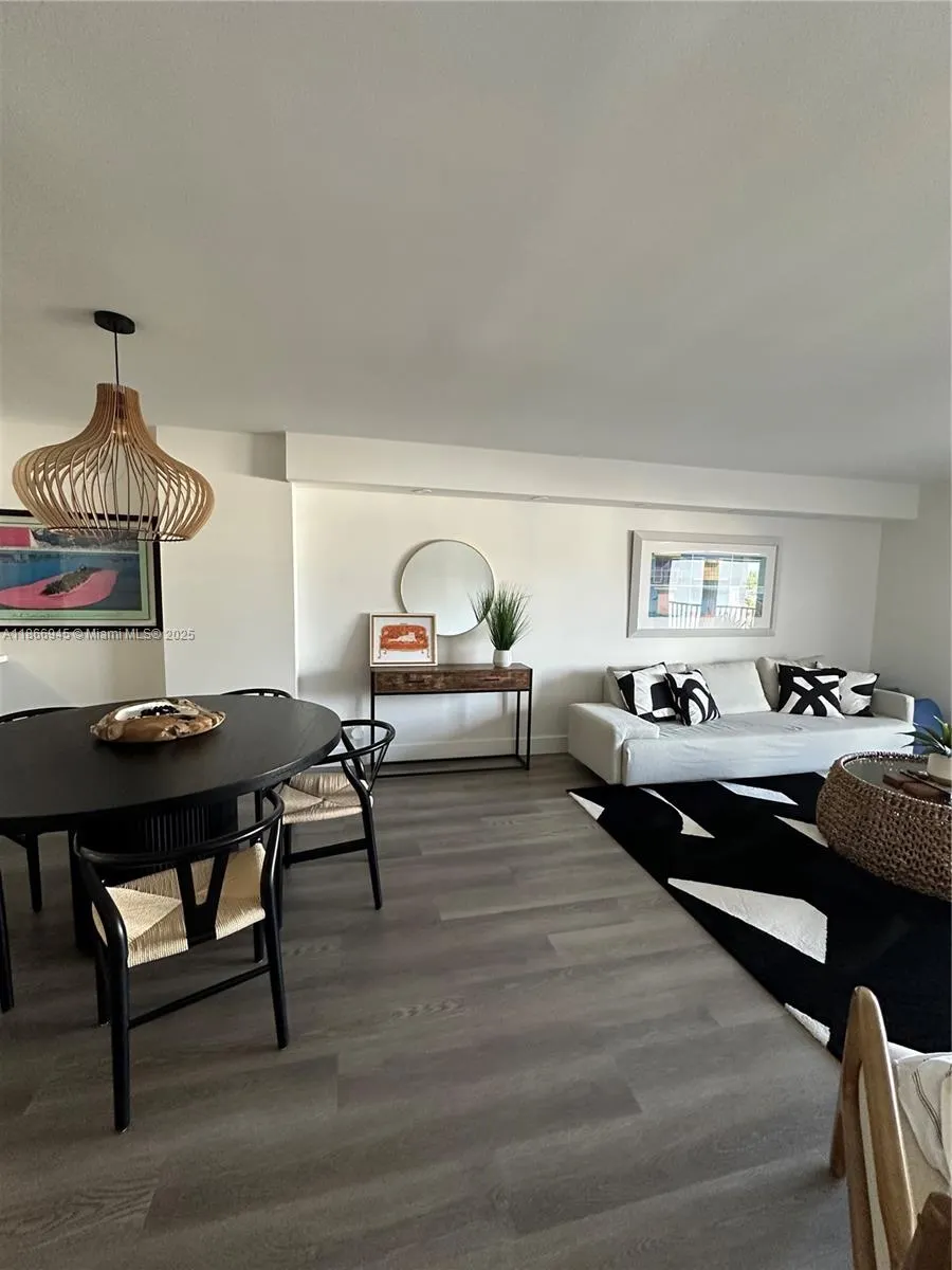 2625 Collins Ave, #609