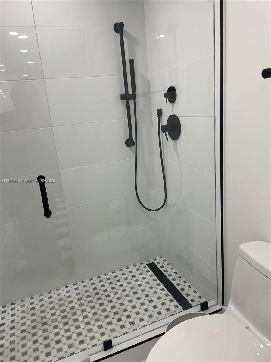 2625 Collins Ave, #609