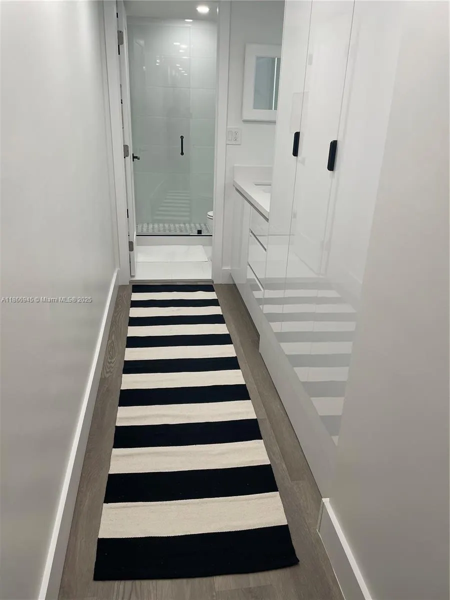 2625 Collins Ave, #609