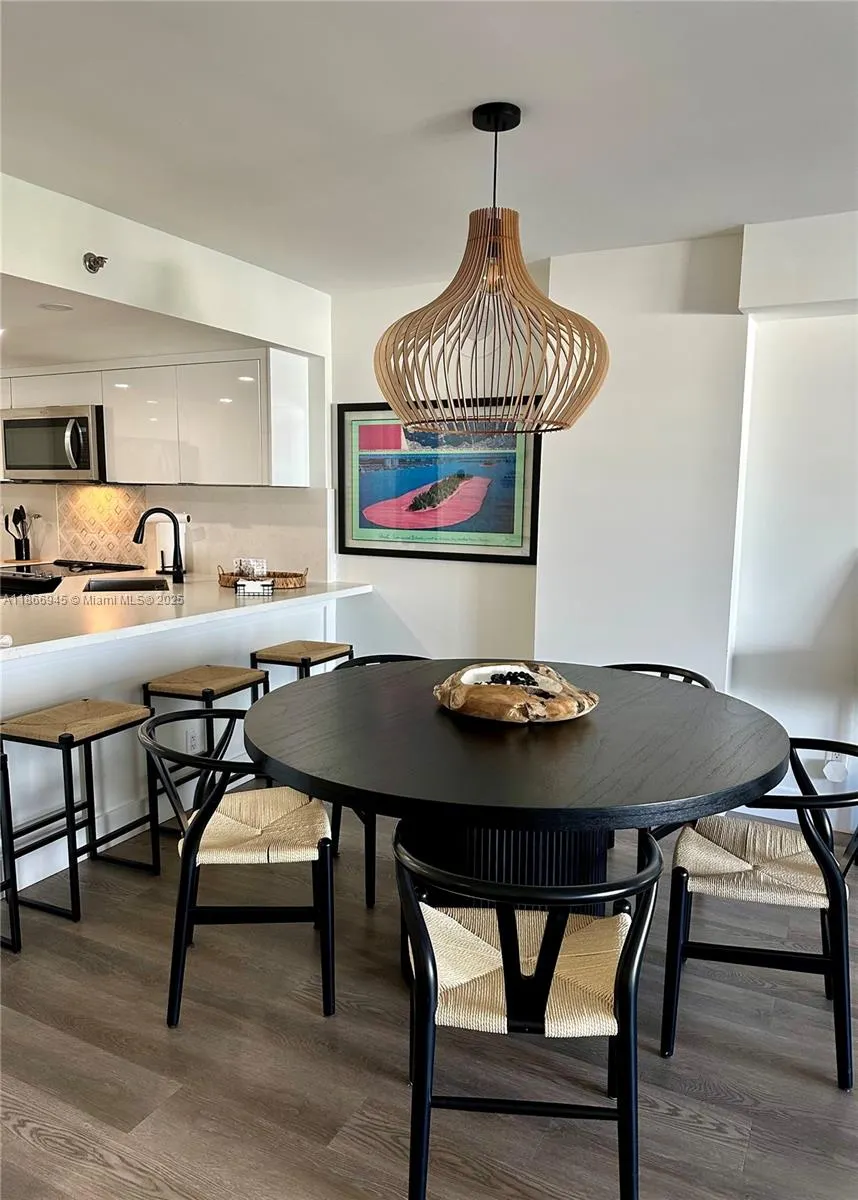 2625 Collins Ave, #609