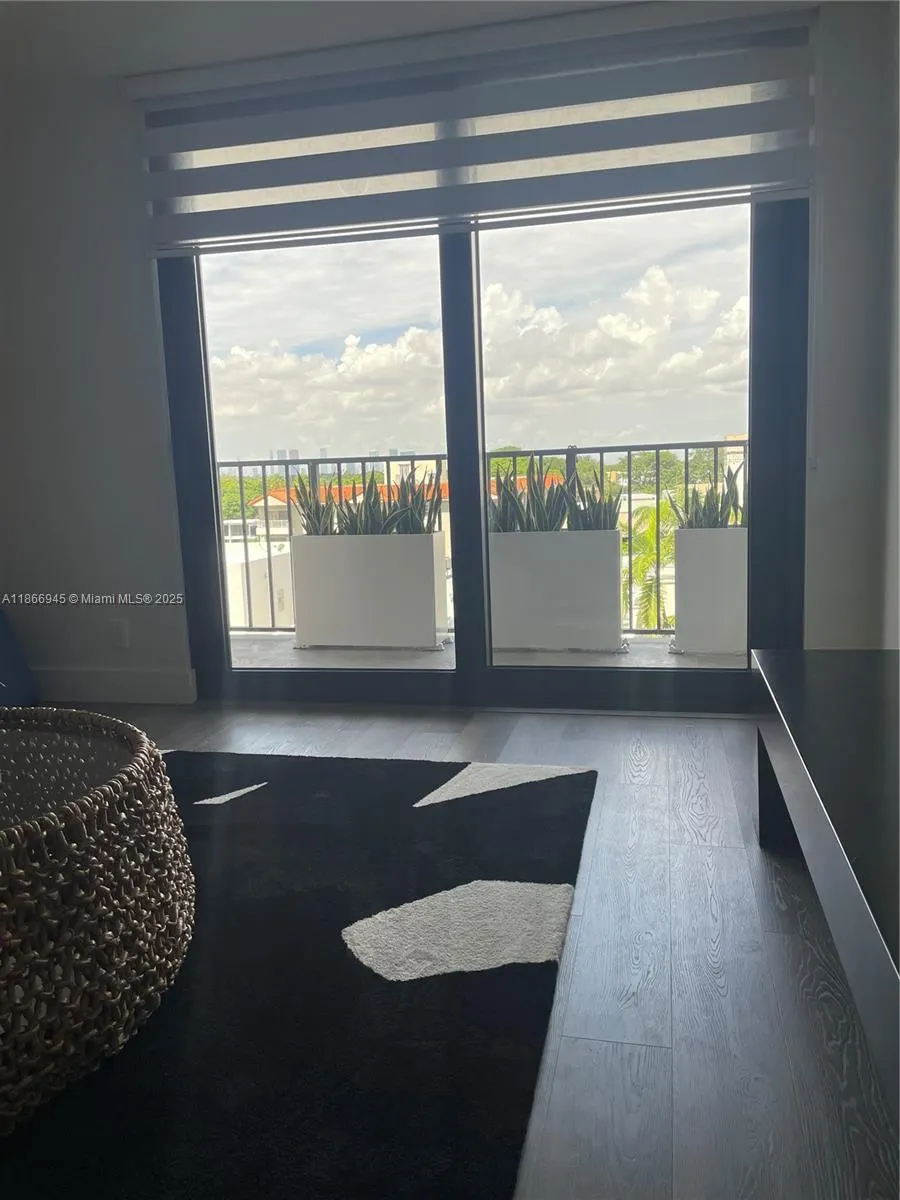 2625 Collins Ave, #609