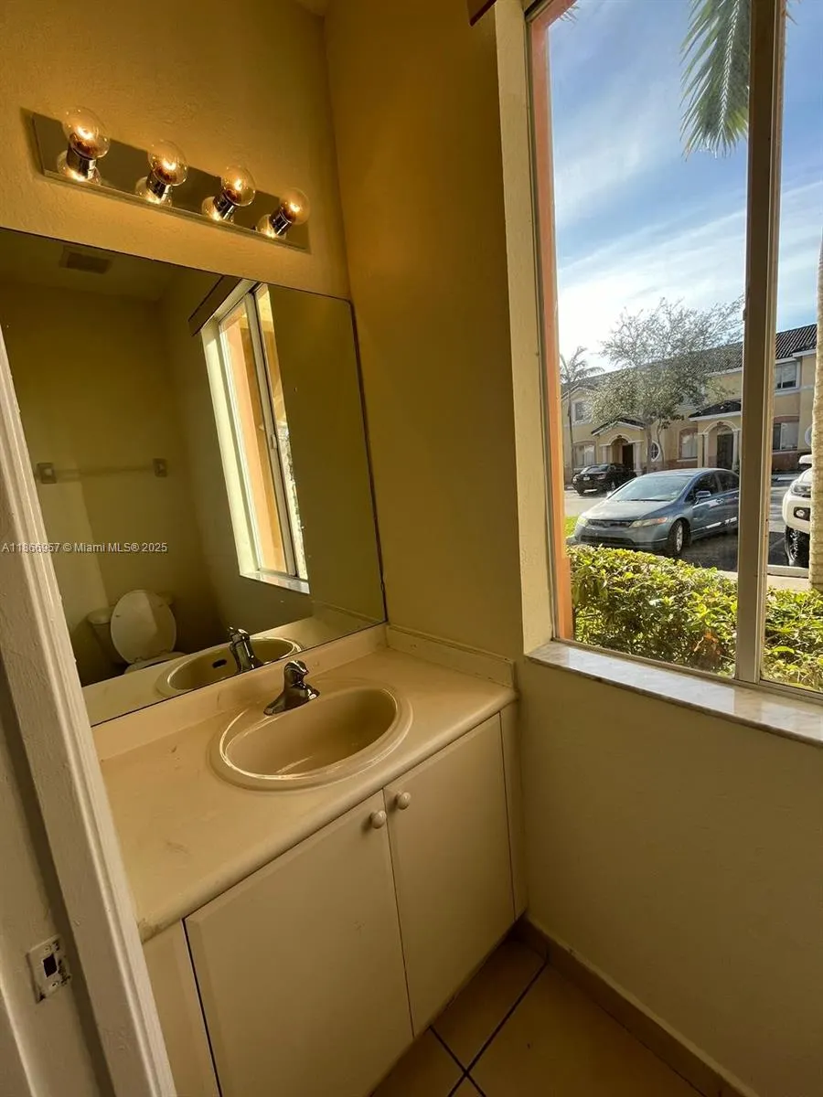 1519 SE 24th Ct, #238